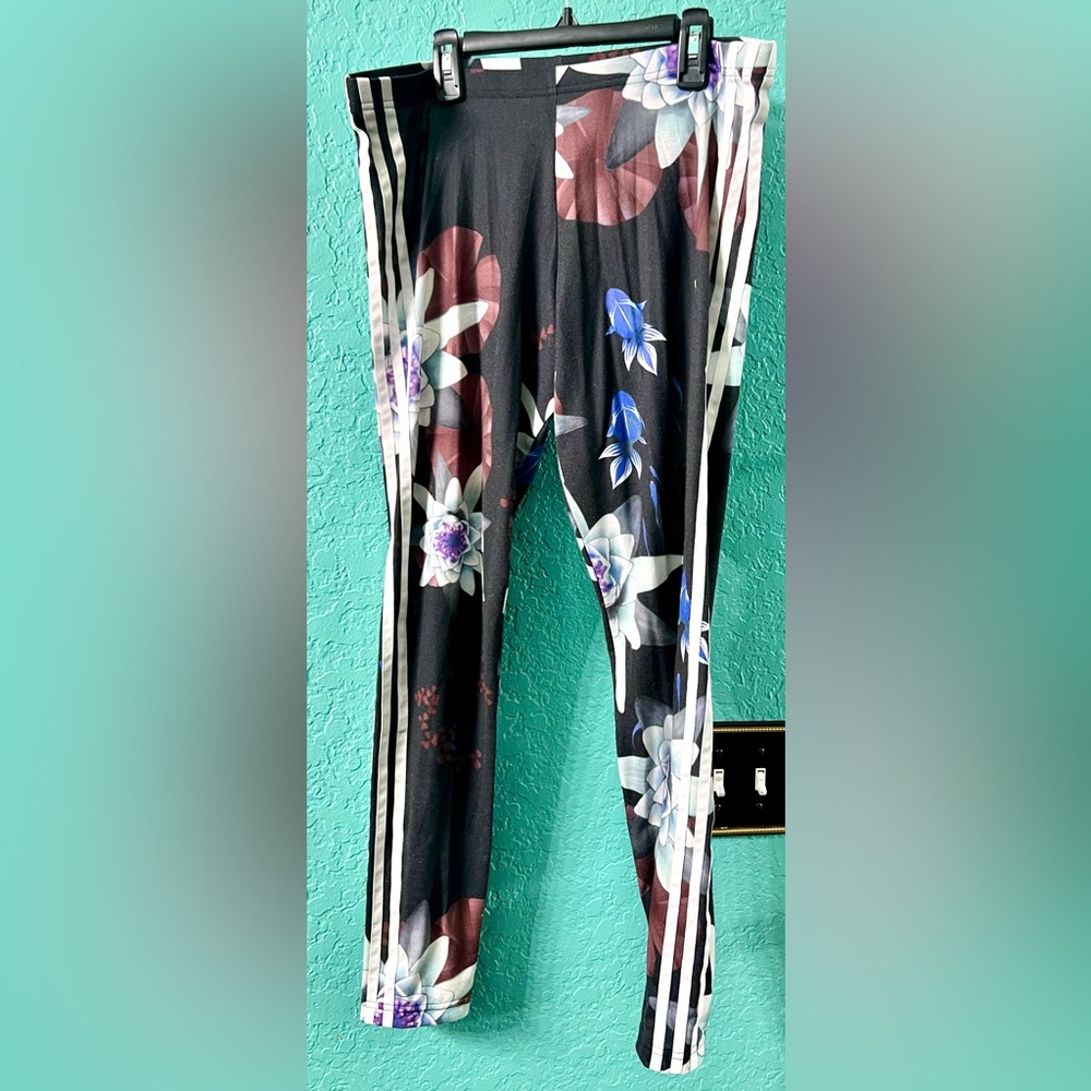 👑✅PRICE FIRM✅ RARE🔥Adidas Lotus Leggings - Picture 8 of 15